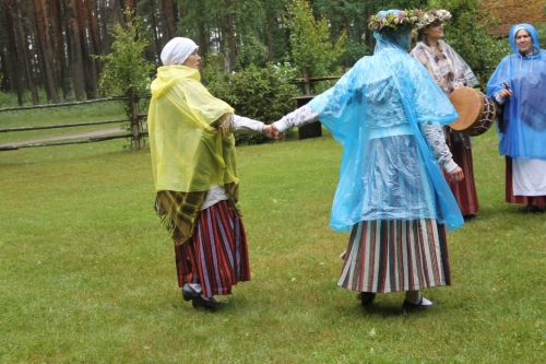 Folkloras kopa ZEIĻA piedalās NOVADU DIENĀ Brīvdabas muzejā, Rīgā 11.06.2016_21