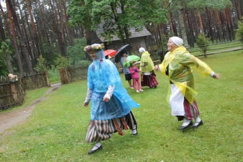 Folkloras kopa ZEIĻA piedalās NOVADU DIENĀ Brīvdabas muzejā, Rīgā 11.06.2016_26