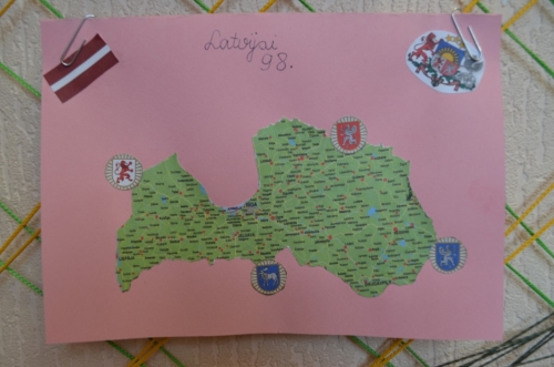 Latvijas simboli un karoga krāsas Liepu pamatskolā 2016.gada novembrī_47