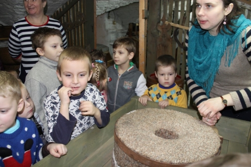 Ozolaines un Lūznavas pagastu bērnudārzi apmeklēja muzeju Rēzeknē 22.02.2017._14
