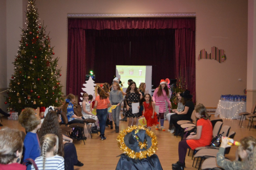 Ziemasvētku eglīte bērniem 8-12.g.v. Ozolaines Tautas namā 27.12.2019._23
